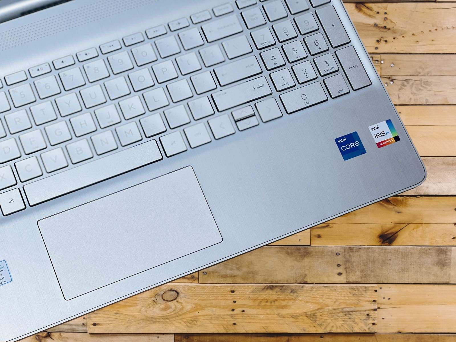 LAPTOP HP 15S FQ5162TU i5 1235U 15.6INCH FHD MÀU BẠC VIỀN MỎNG GIÁ RẺ4