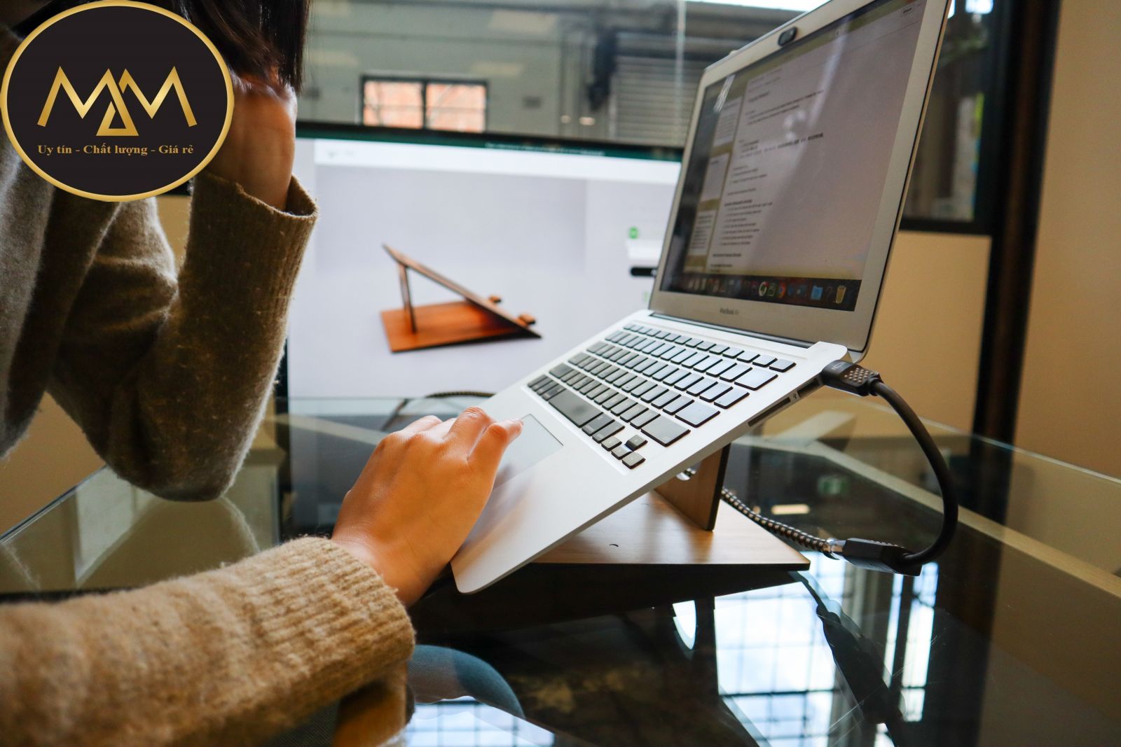 Thay thế PIN laptop giá rẻ Hóc Môn 
