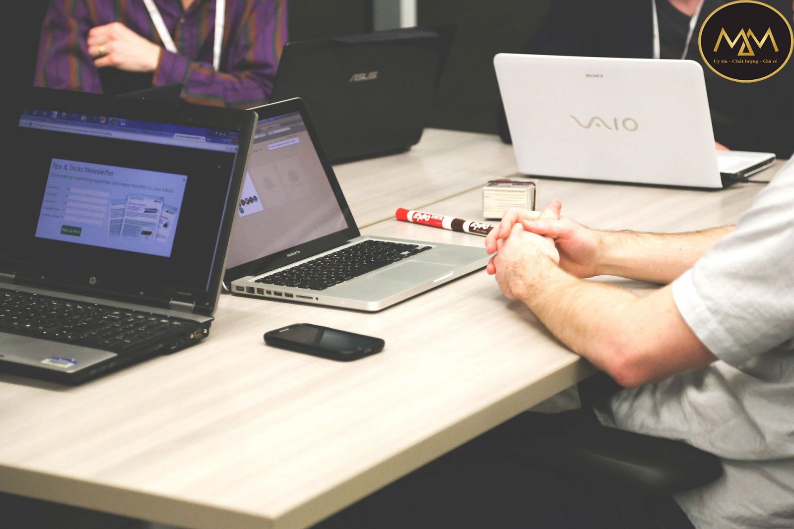 Dịch-vụ-sửa-laptop-cũ--giá-rẻ-hơn-10-năm-uy-tín-tại-TPHCM