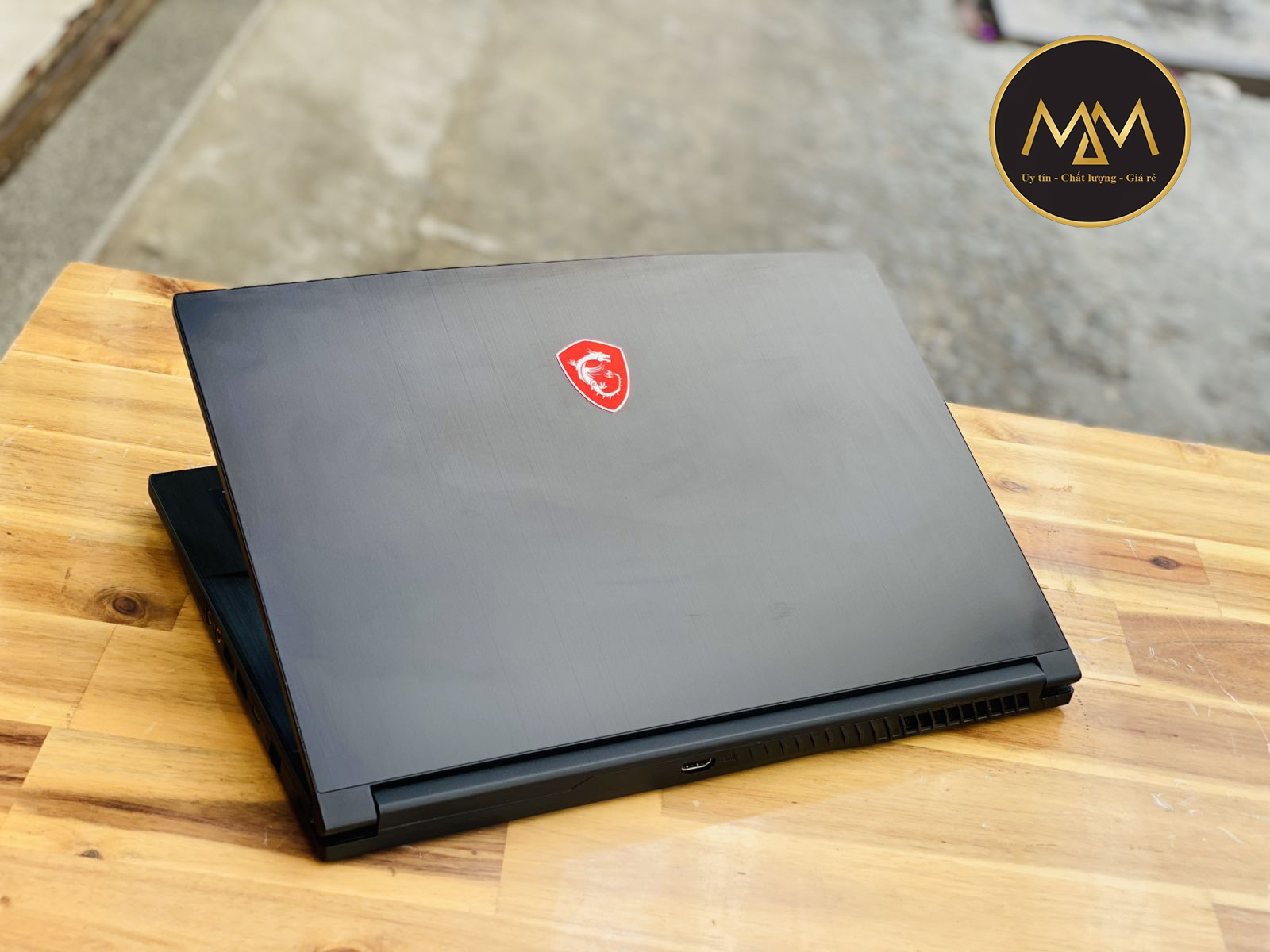 Noi-ban-laptop-gaming-MSI-uy-tin-gia-re