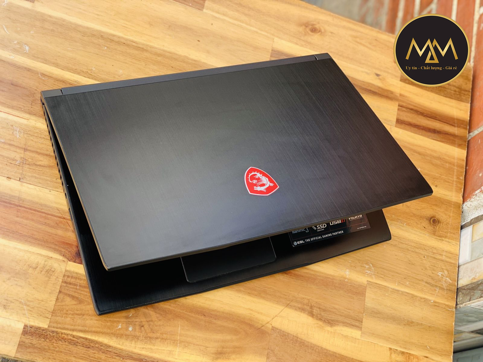 Noi-ban-laptop-gaming-MSI-uy-tin-gia-re