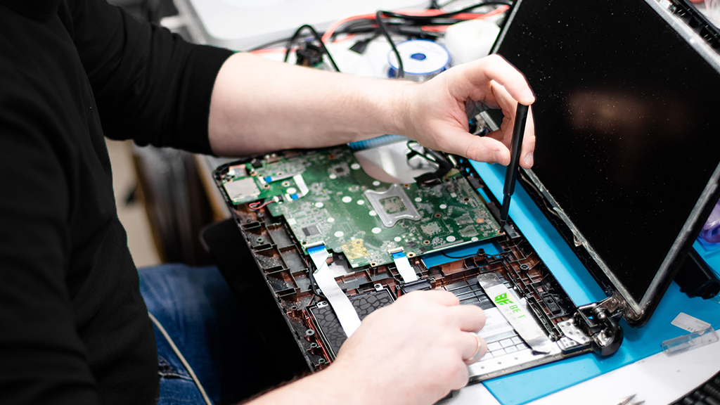Thay-bàn-phím-laptop-quận-12
