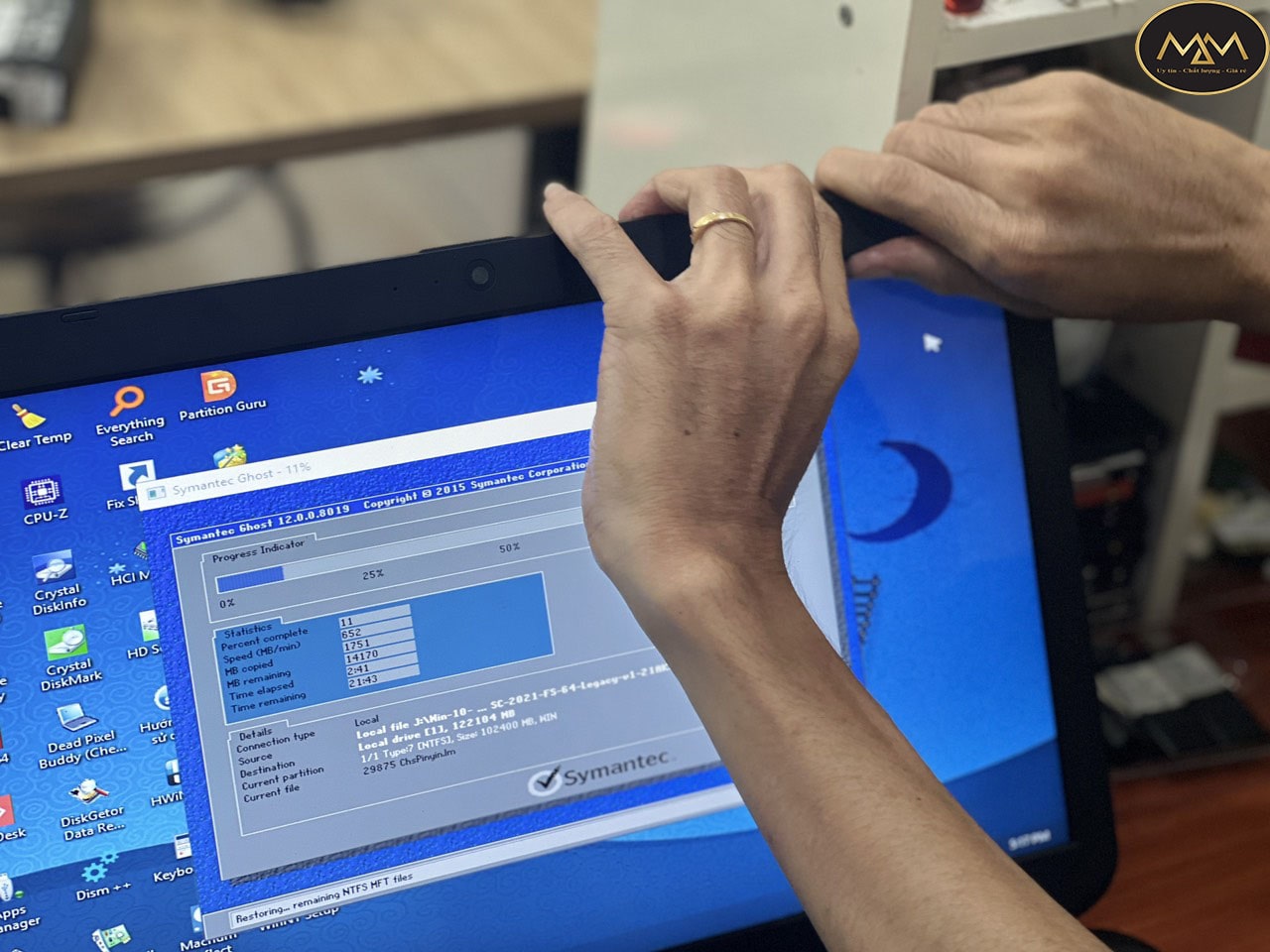 Thay-màn-hình-Sony-Vaio-giá-rẻ-Tân-Bình