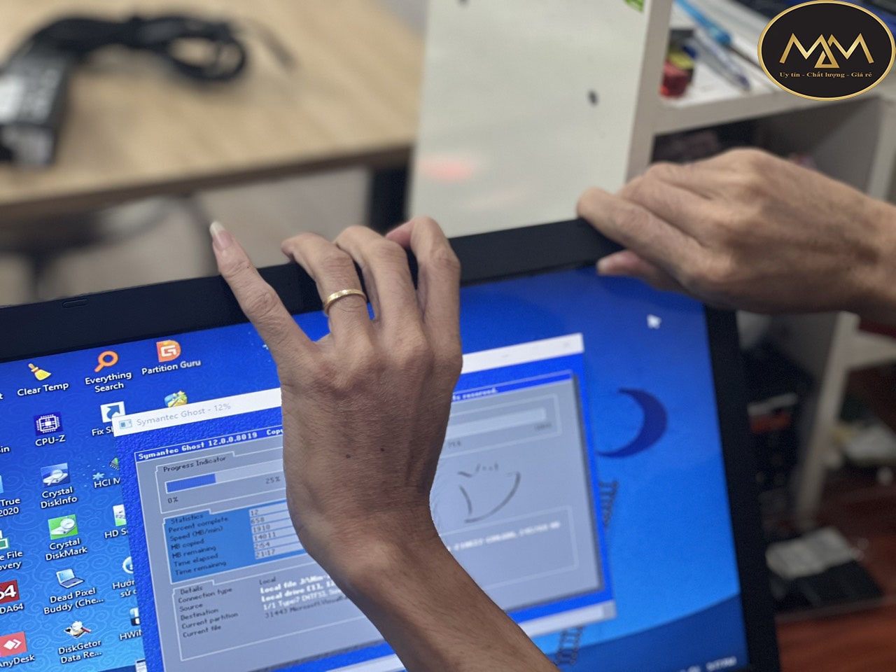 Thay-màn-hình-Sony-Vaio-giá-rẻ-Tân-Bình