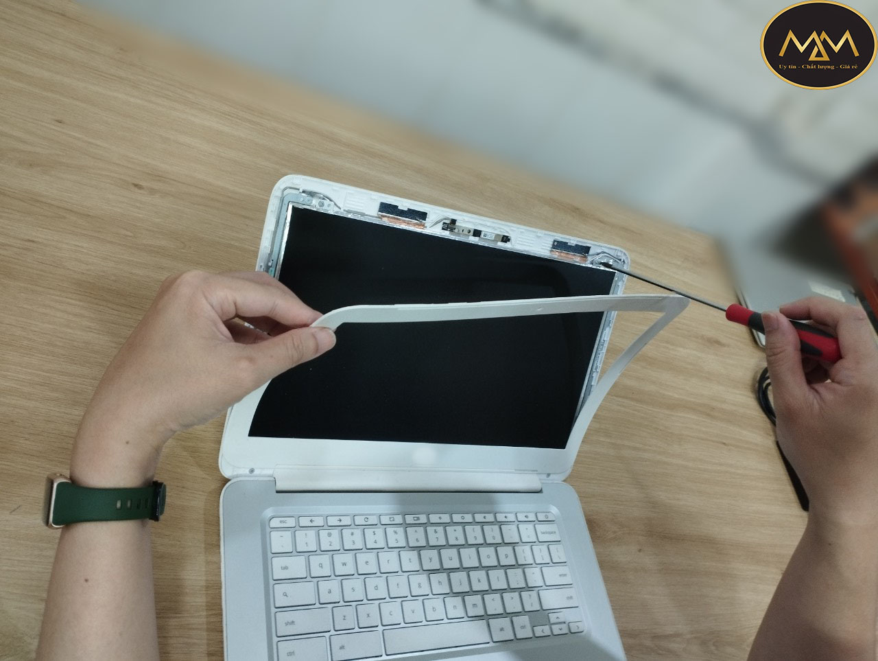 Thay-màn-hình-Sony-Vaio-giá-rẻ-Tân-Phú