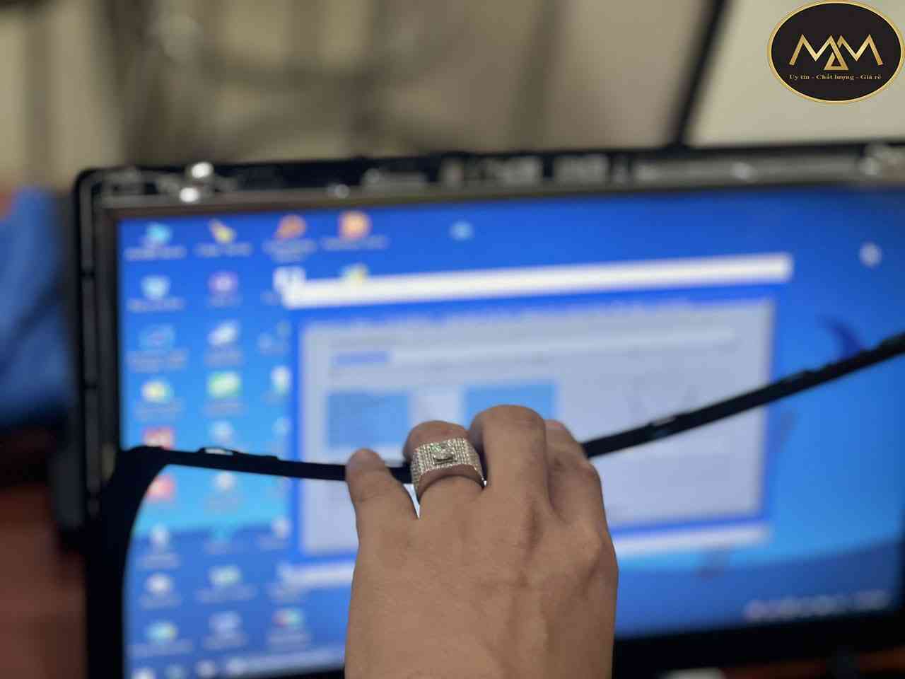Thay-màn-hình-Sony-Vaio-giá-rẻ-quận-12