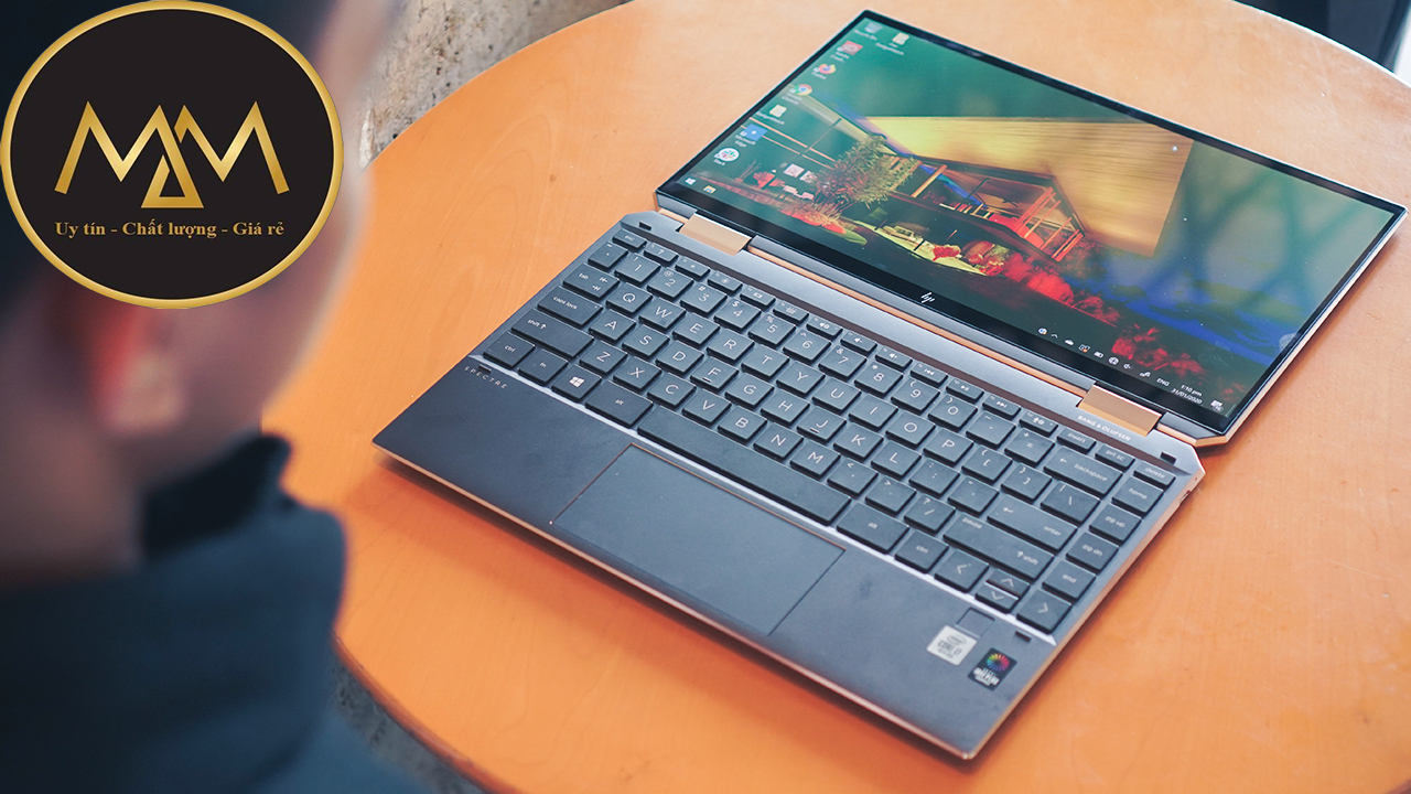 Thay-màn-hình-laptop-HP-giá-rẻ-Tân-Phú