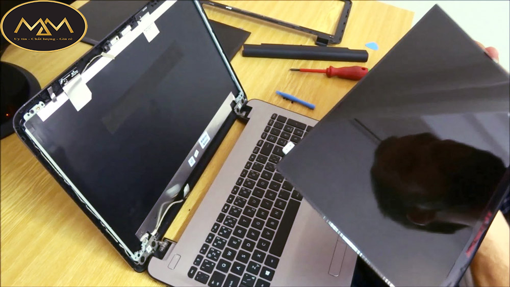 Thay-màn-hình-laptop-HP-giá-rẻ
