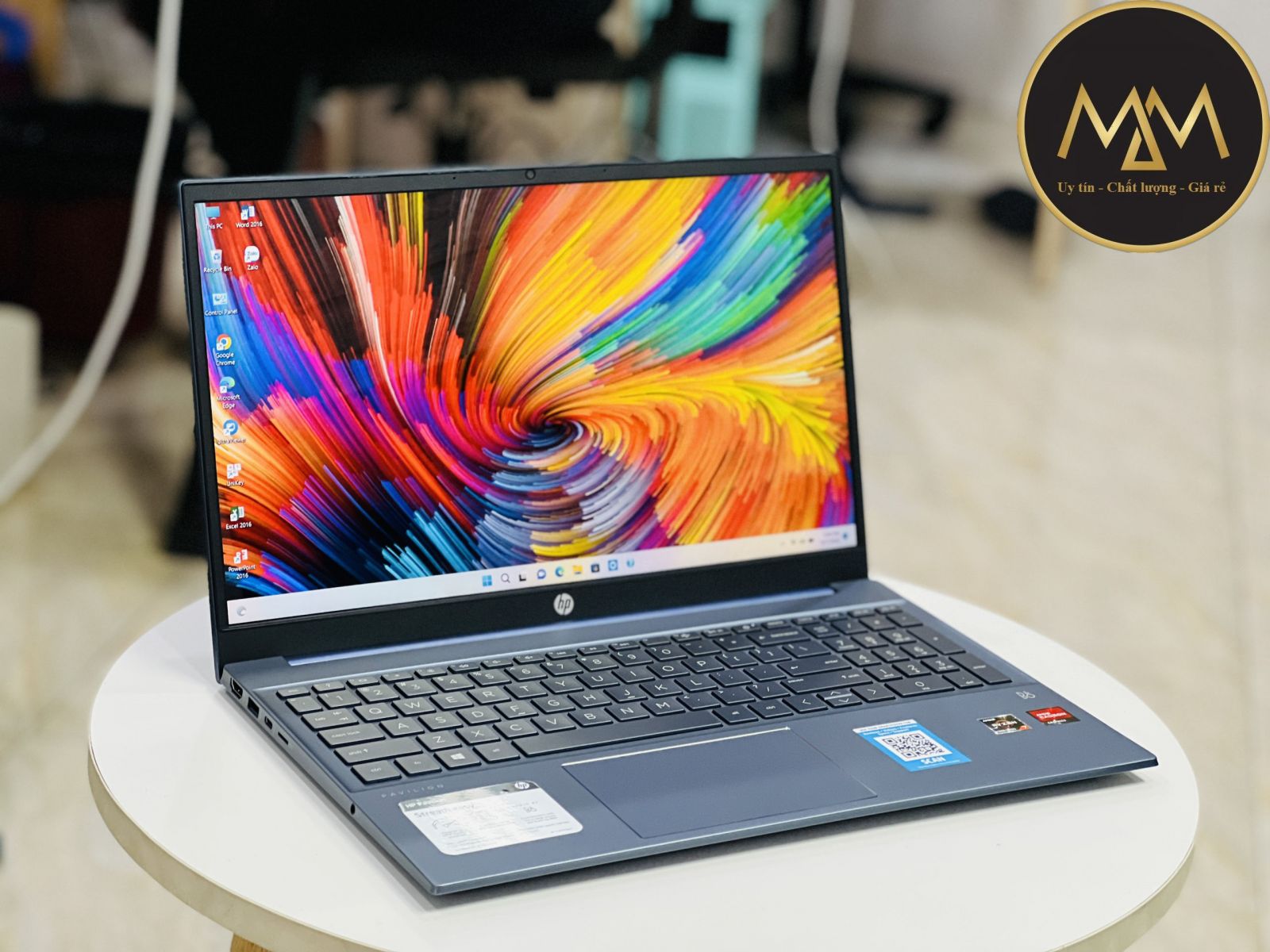 Thay-màn-hình-laptop-HP-giá-rẻ