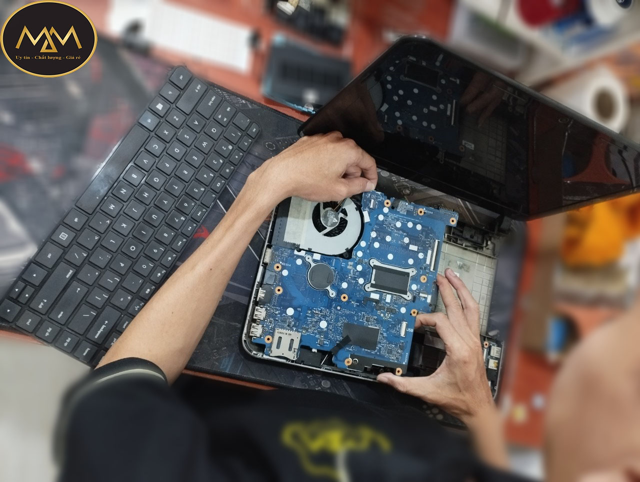 Thay-màn-hình-laptop-Lenovo-Thinkpad-giá-rẻ-Tân-Bình