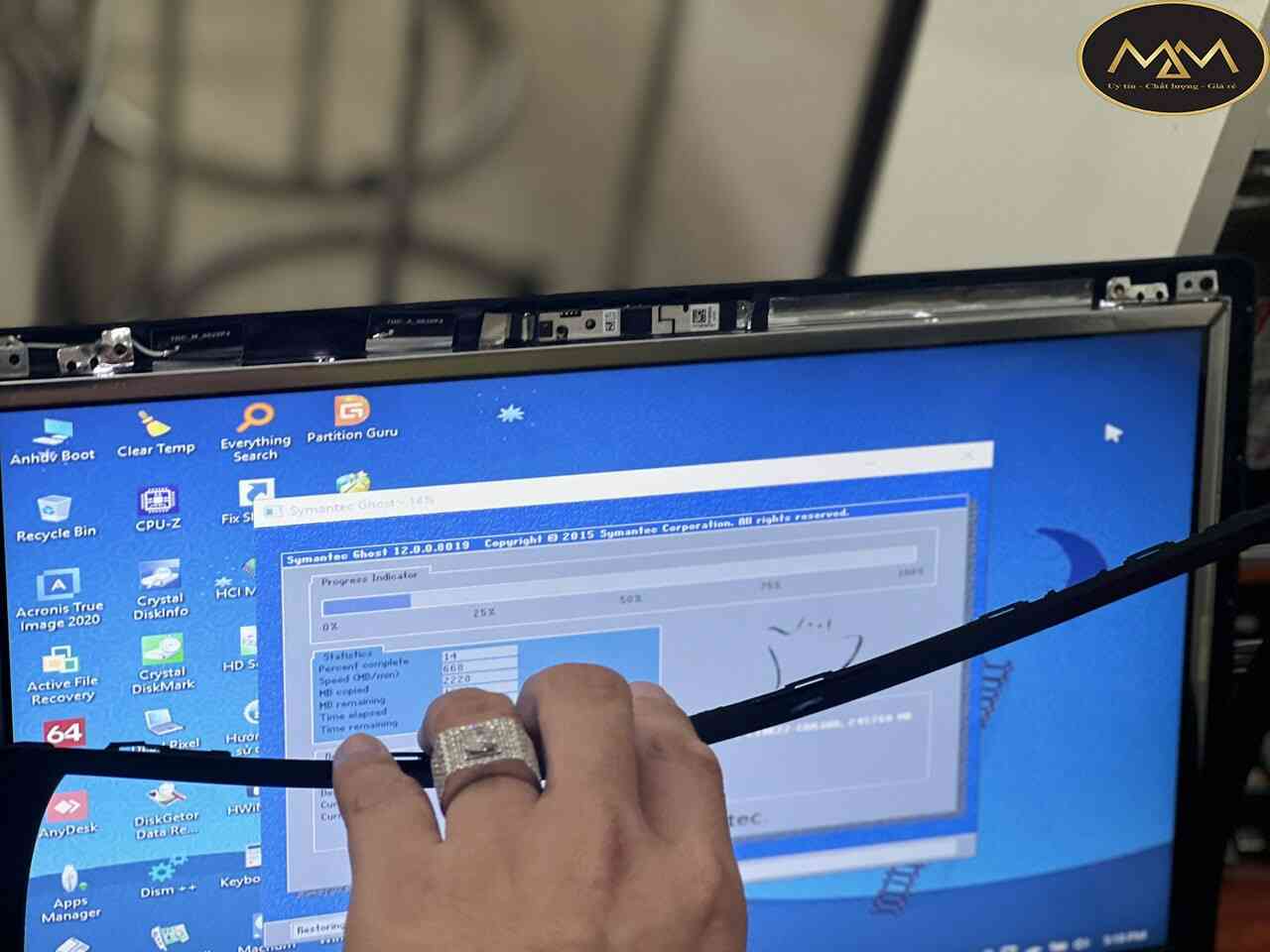 Thay-màn-hình-laptop-Lenovo-Thinkpad-giá-rẻ-quận-12