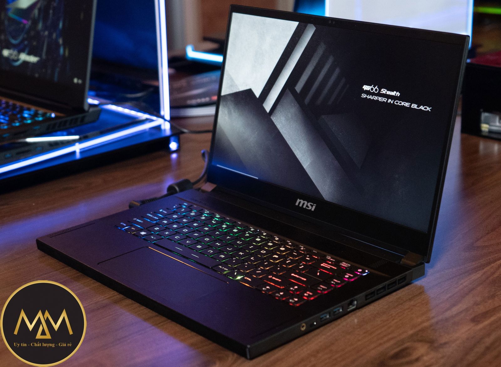 thay-màn-hình-laptop-msi-giá-rẻ