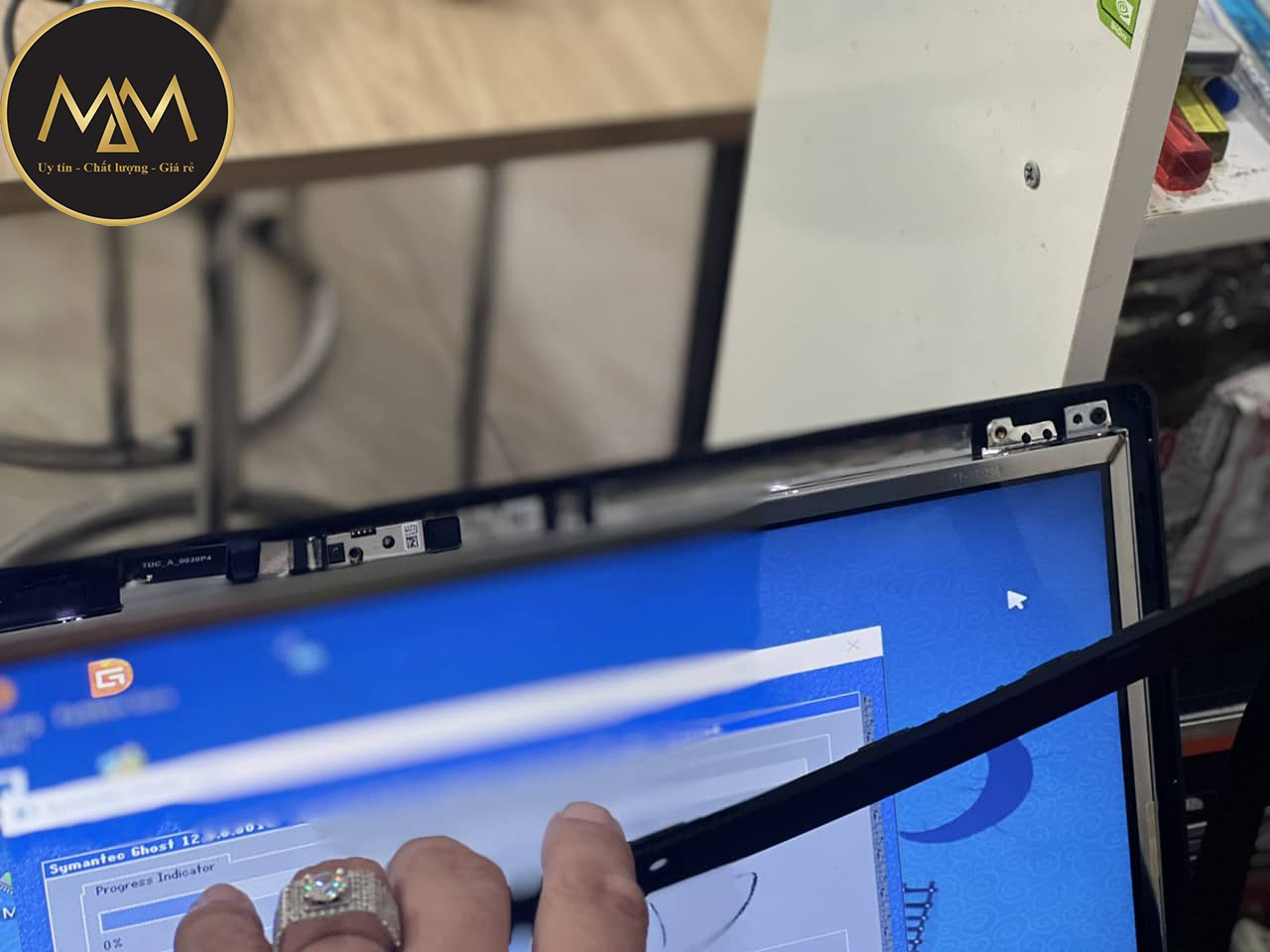 Thay-màn-hình-laptop-MSI-giá-rẻ