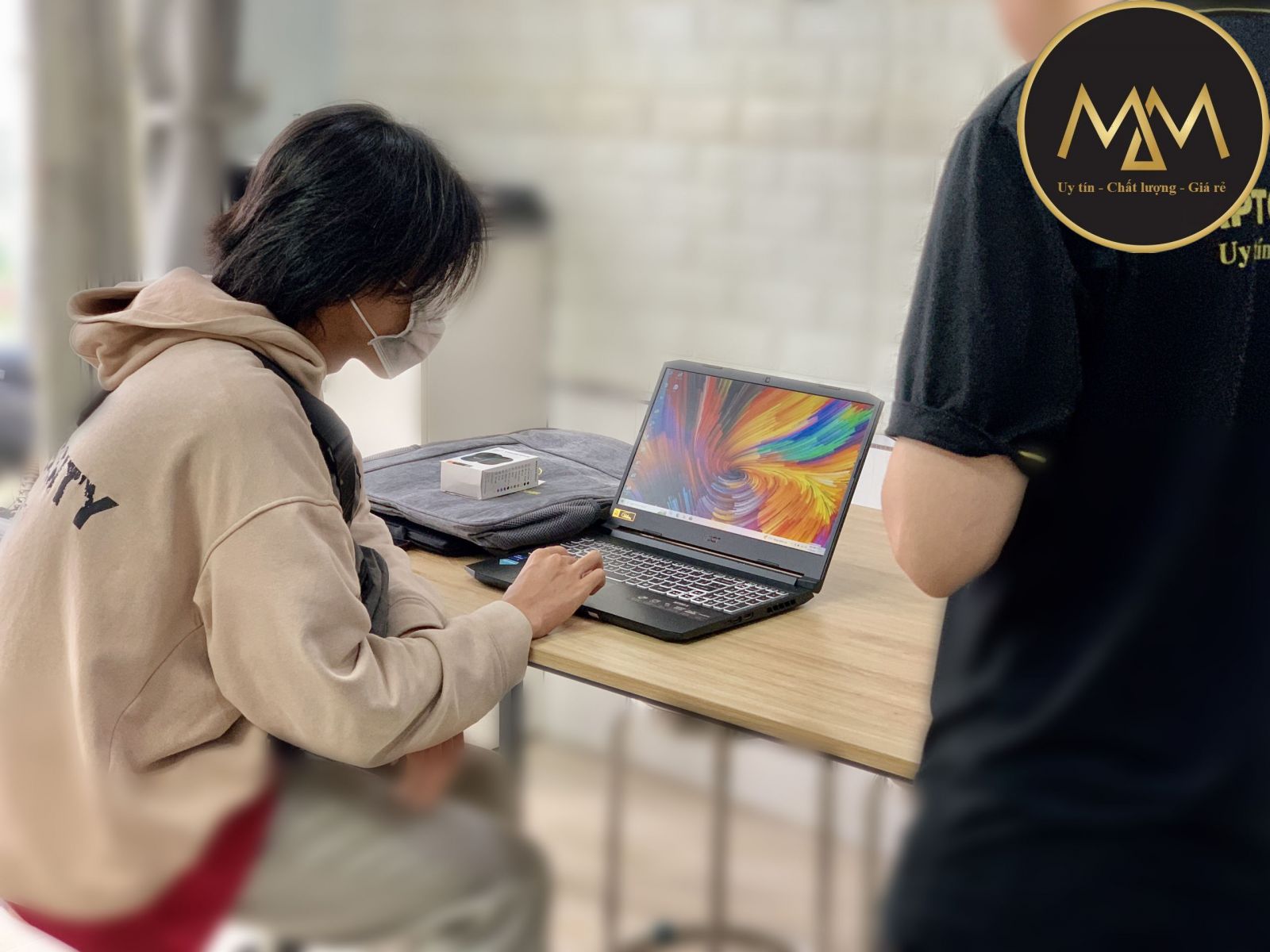 Thay-màn-hình-laptop-thinkpad-giá-rẻ-Tân-Phú