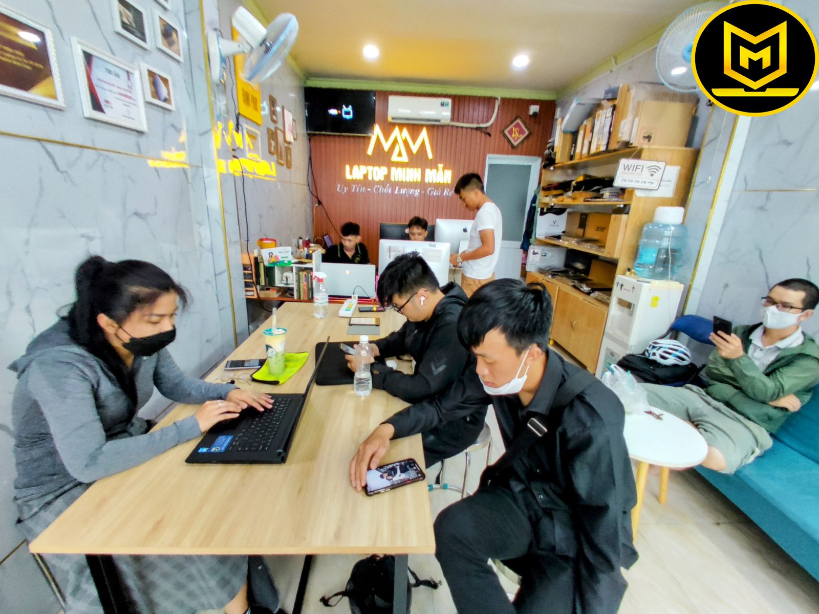 Thay-pin-laptop-Acer-quận-4