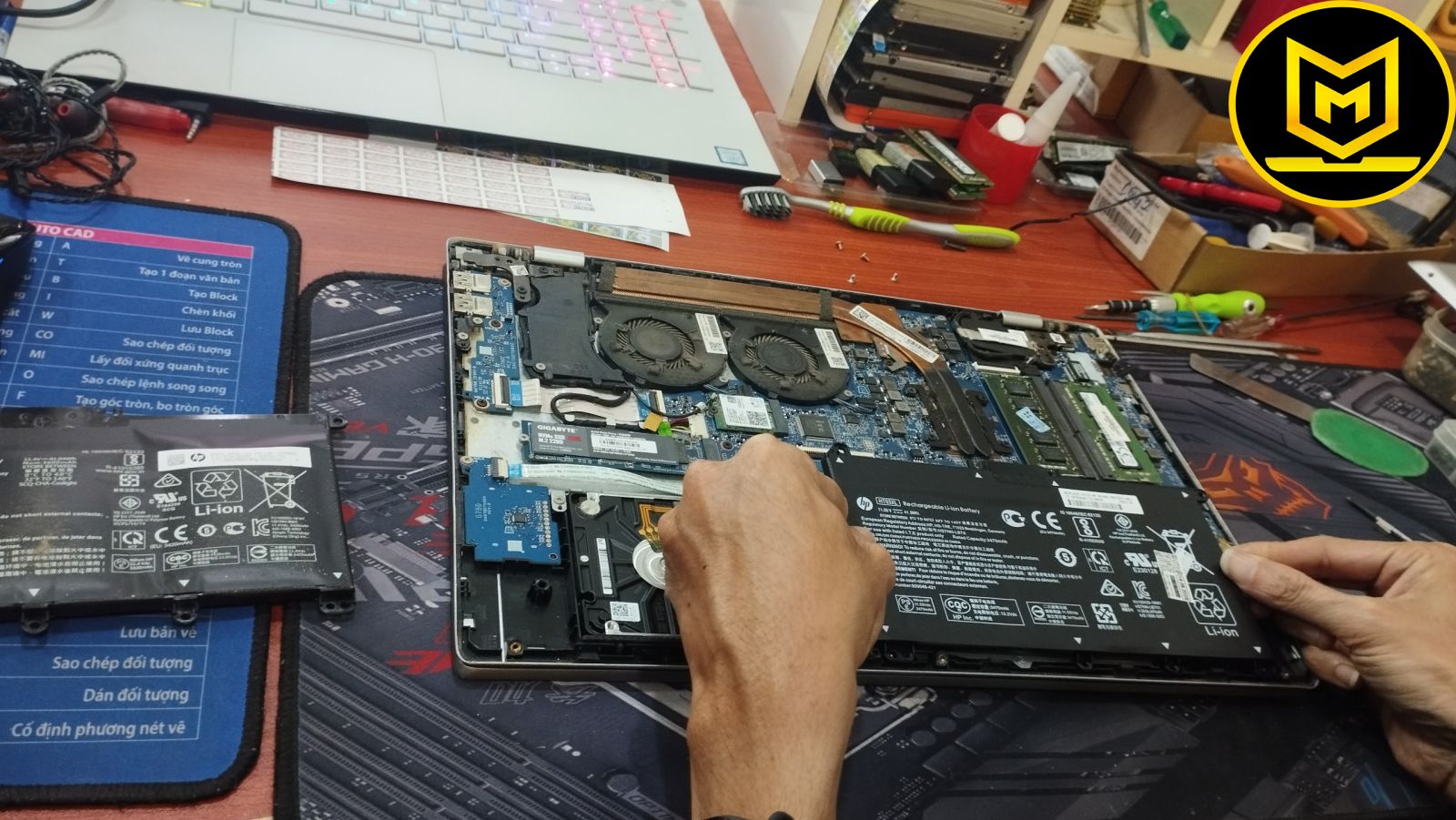 Thay-pin-laptop-Acer-quận-5