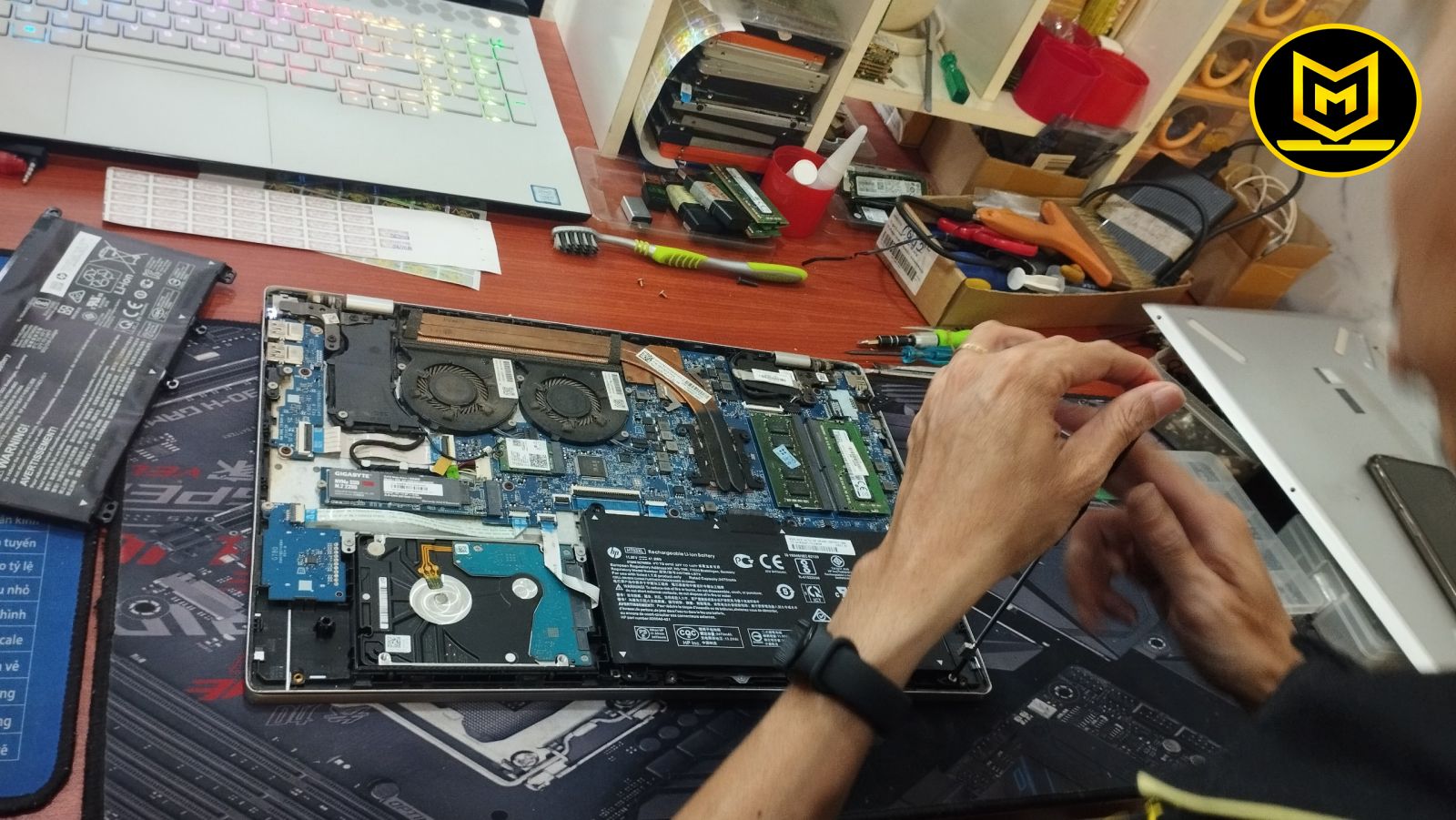 Thay-pin-laptop-Acer-quận-6