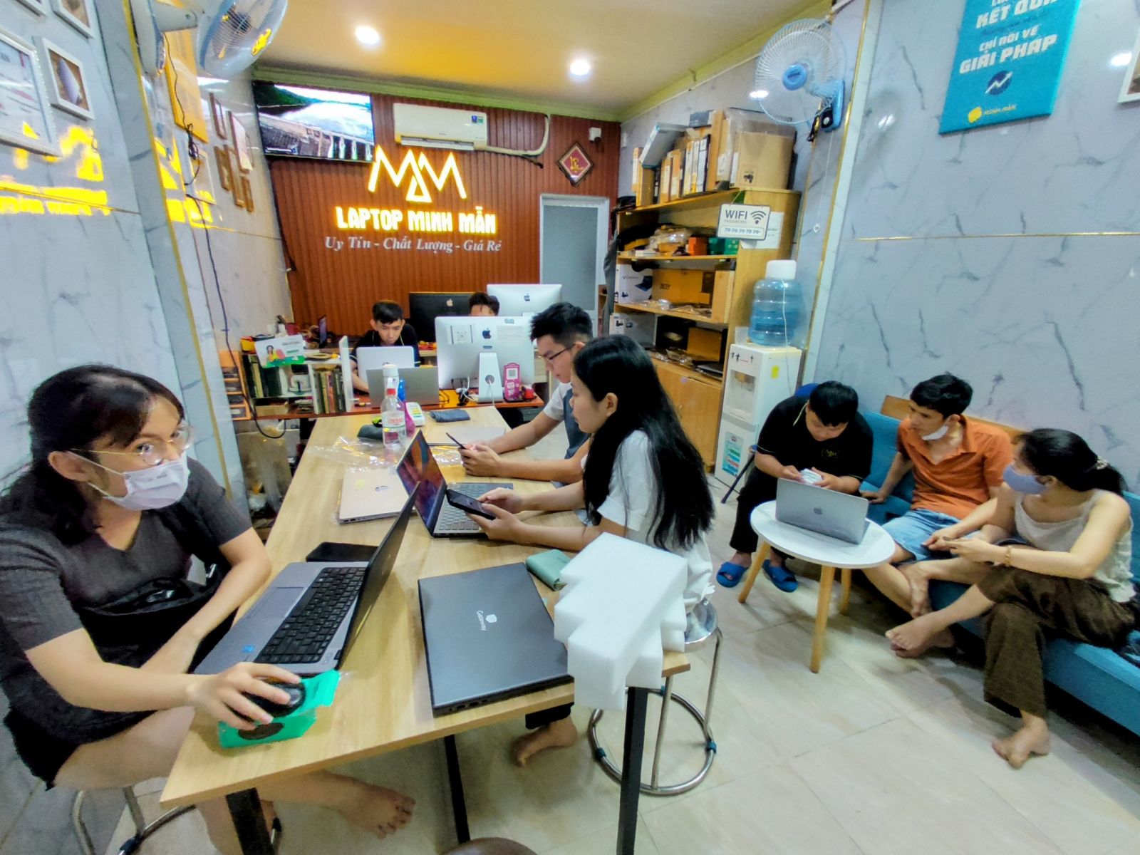 Thay-pin-laptop-Dell-quan-2