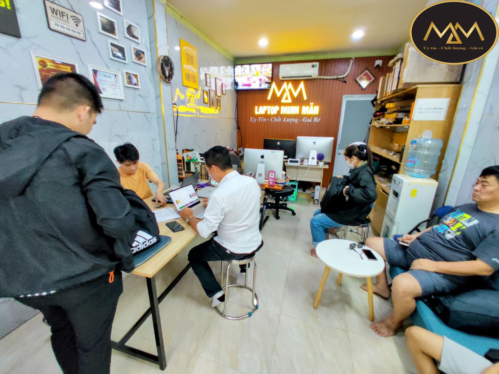 Thu-mua-laptop-cũ-giá-cao-Bình-Thạnh