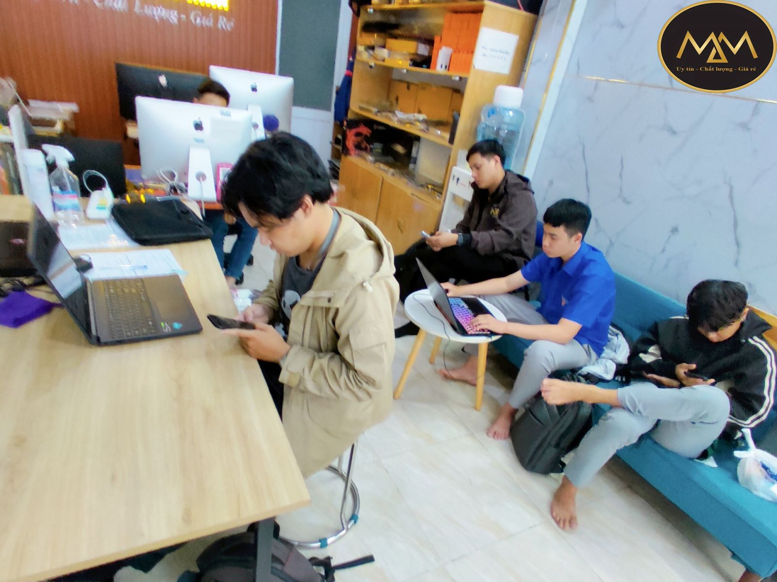 Thu-mua-laptop-cũ-giá-cao-Thủ-Đức