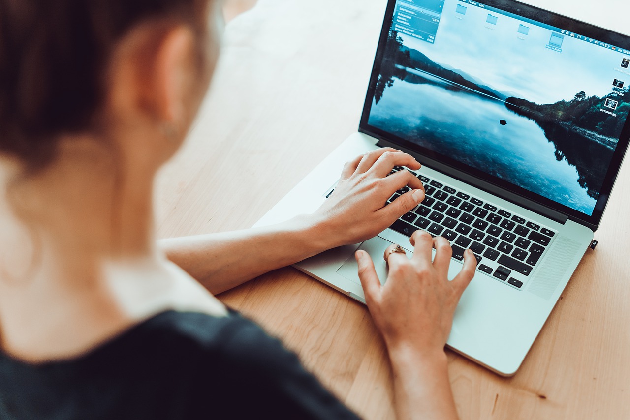MUA LAPTOP CŨ GIAO HÀNG TẬN NƠI QUẬN GÒ VẤP