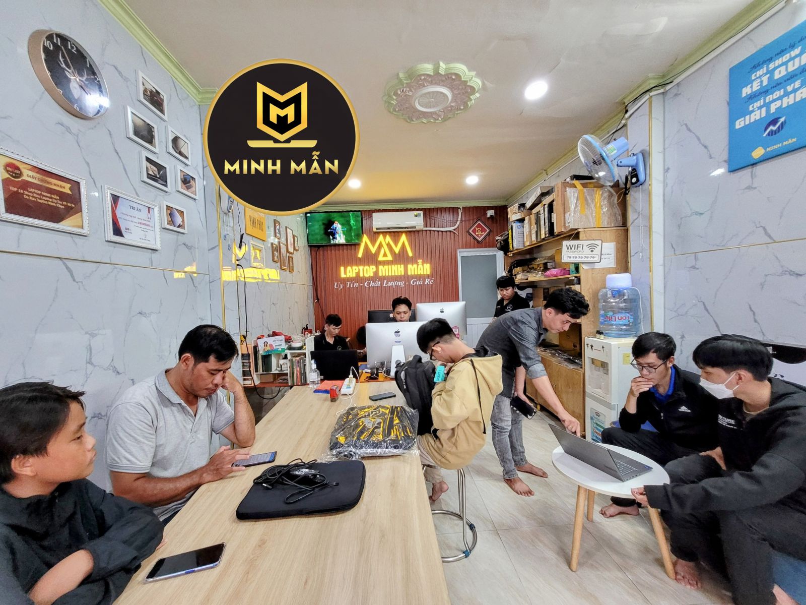 LAPTOP 13INCH MỎNG ĐẸP GIÁ RẺ ĐÁNG MUA