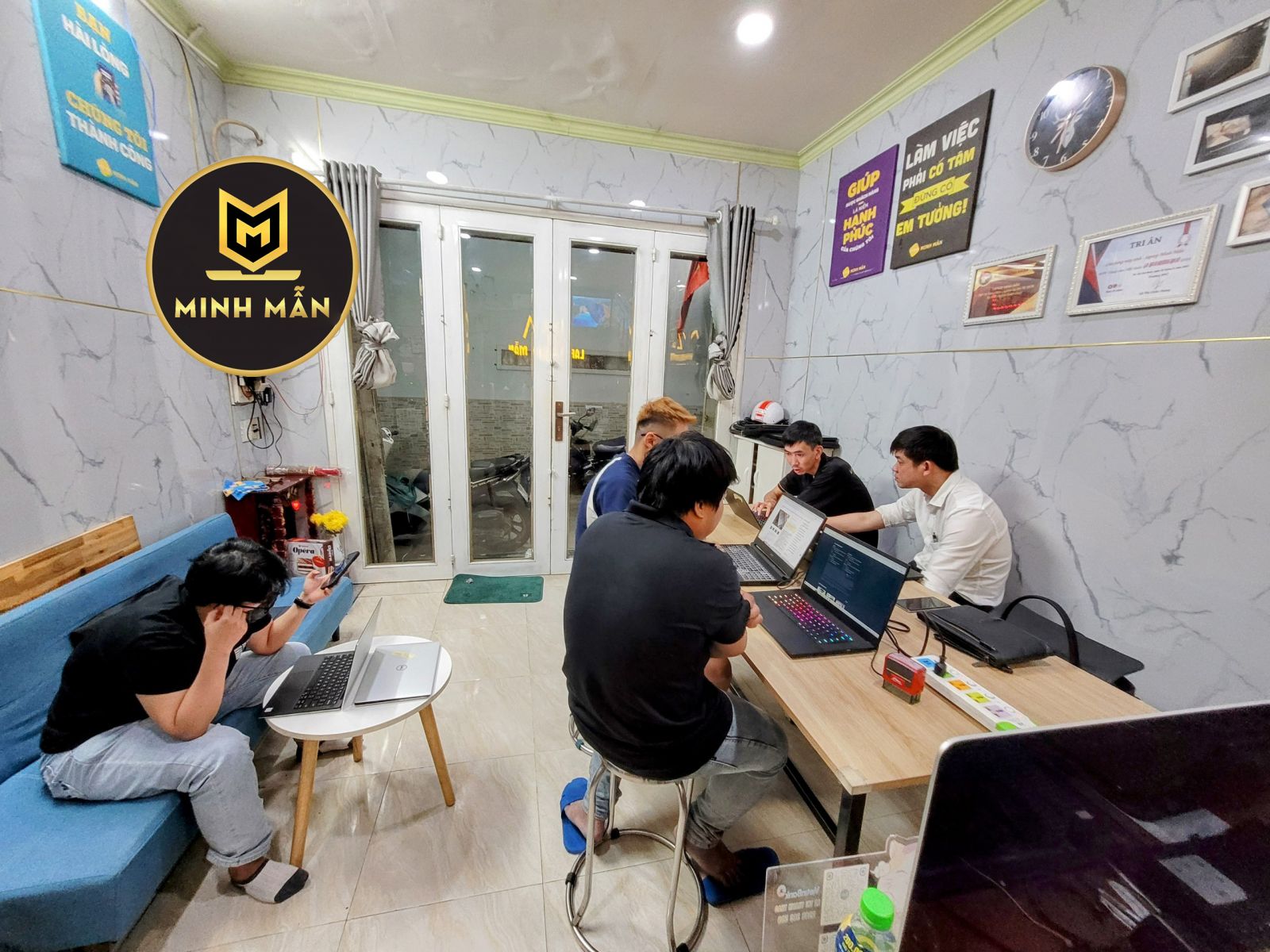 LAPTOP 13INCH MỎNG ĐẸP GIÁ RẺ ĐÁNG MUA