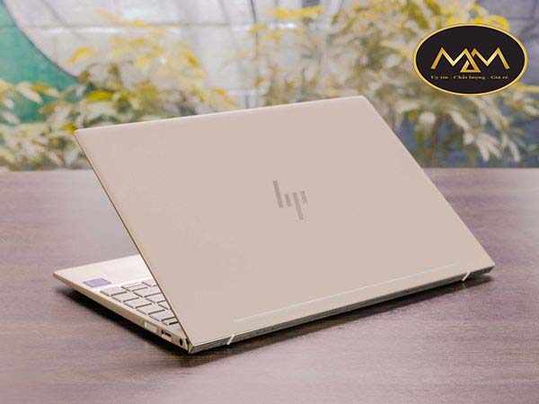 laptop-cu-mau-vang-hong