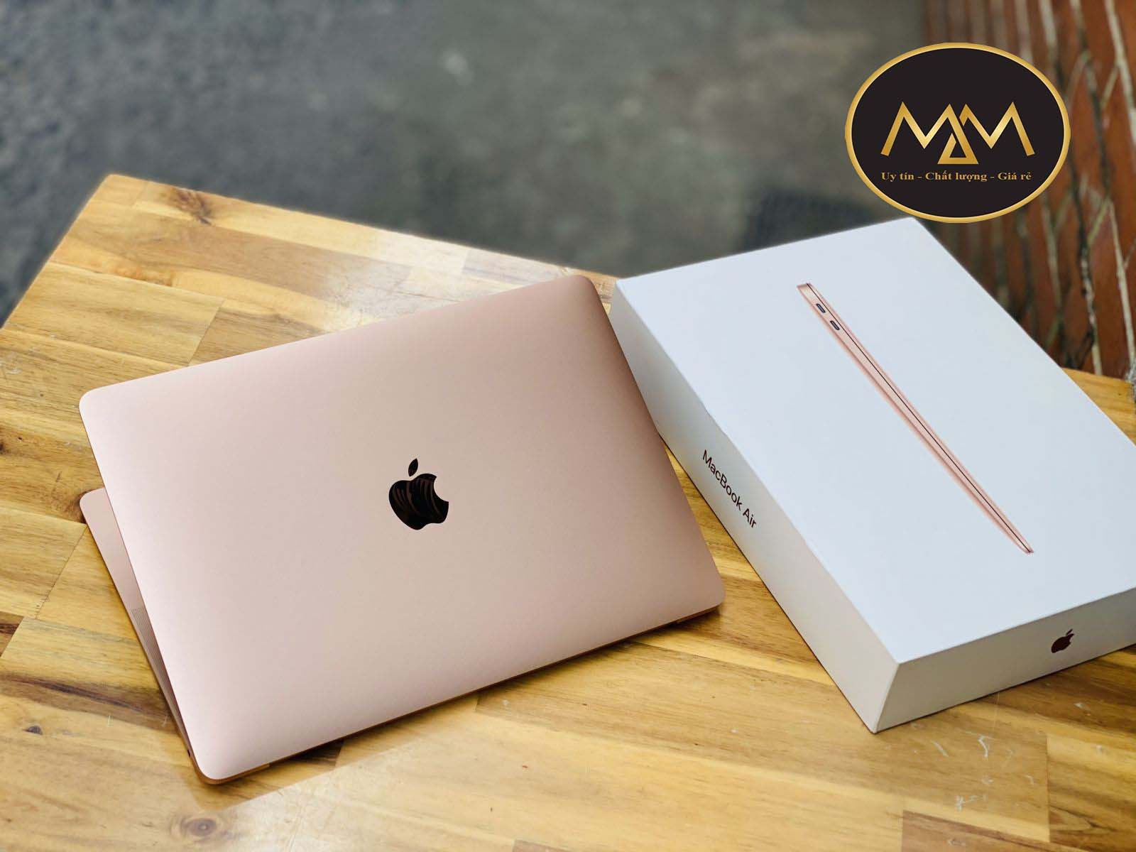 laptop-cu-mau-vang-hong