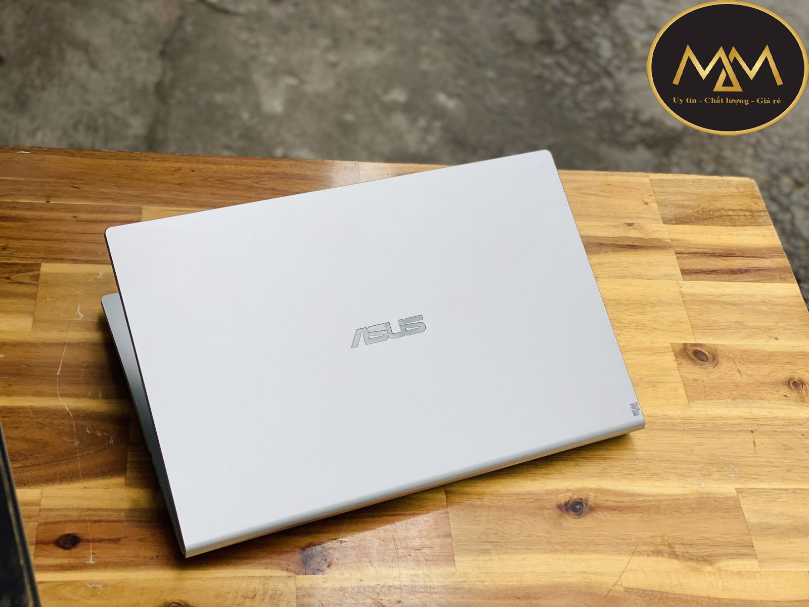 Laptop-cũ-chơi-game-dưới-11-triệu