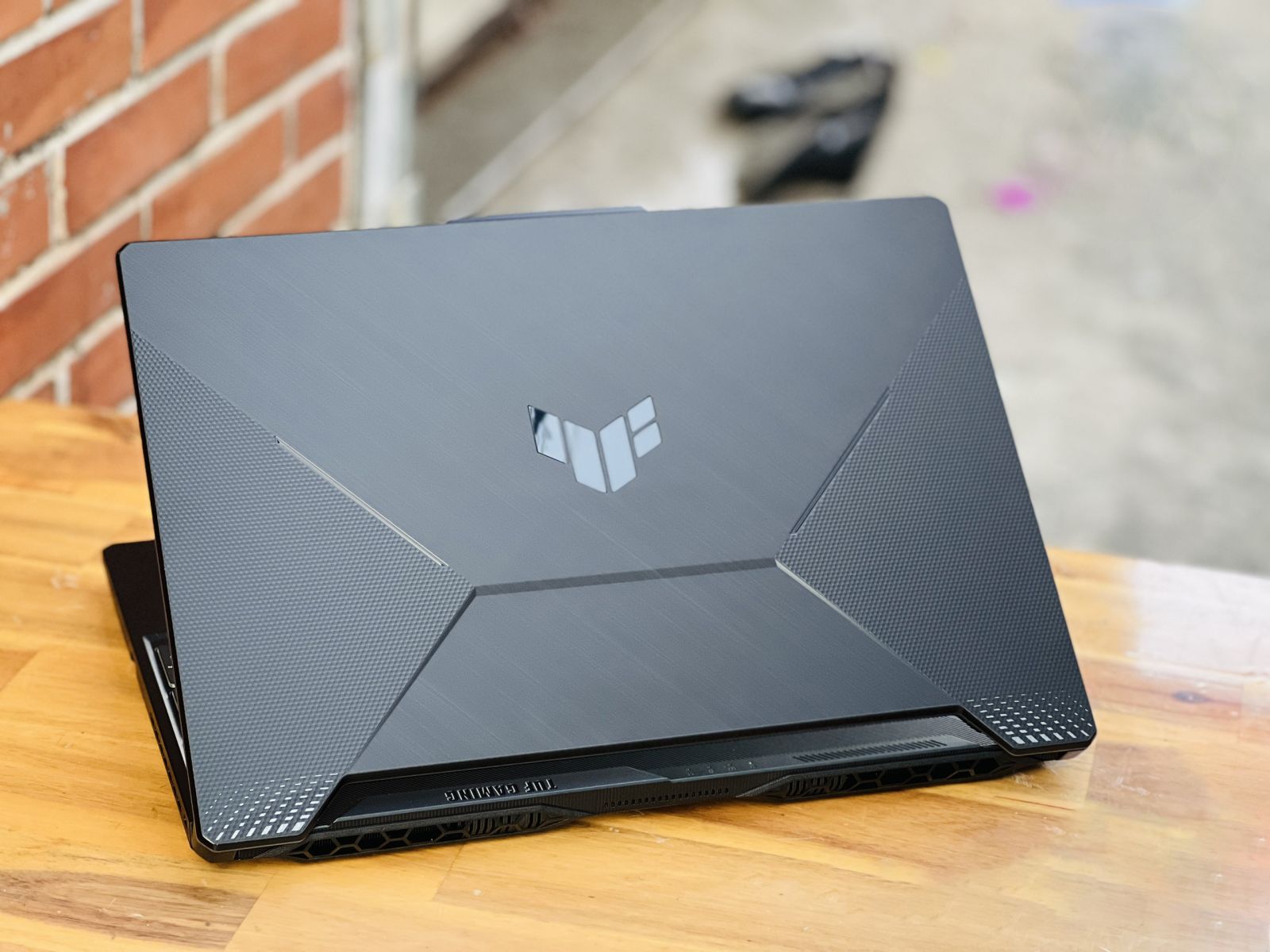 thay-màn-hình-laptop-asus-tuf