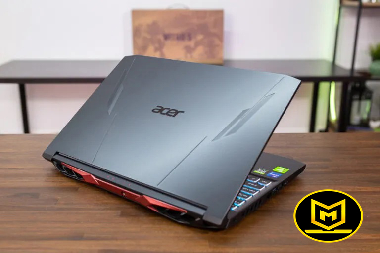 thay-pin-laptop-gaming-cu-uy-tin