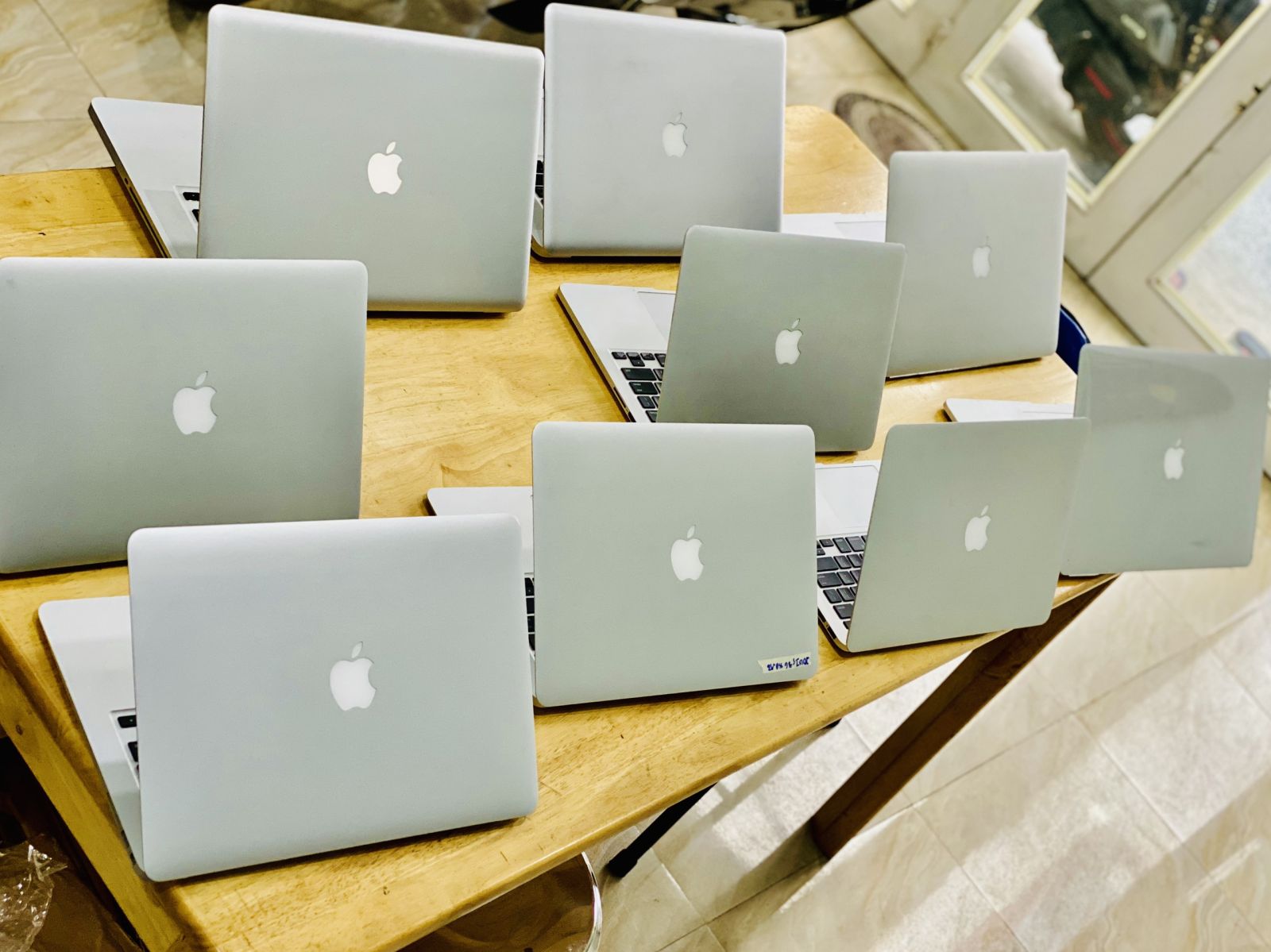 NƠI PHÂN PHỐI LAPTOP CŨ GIÁ SỈ ! 
