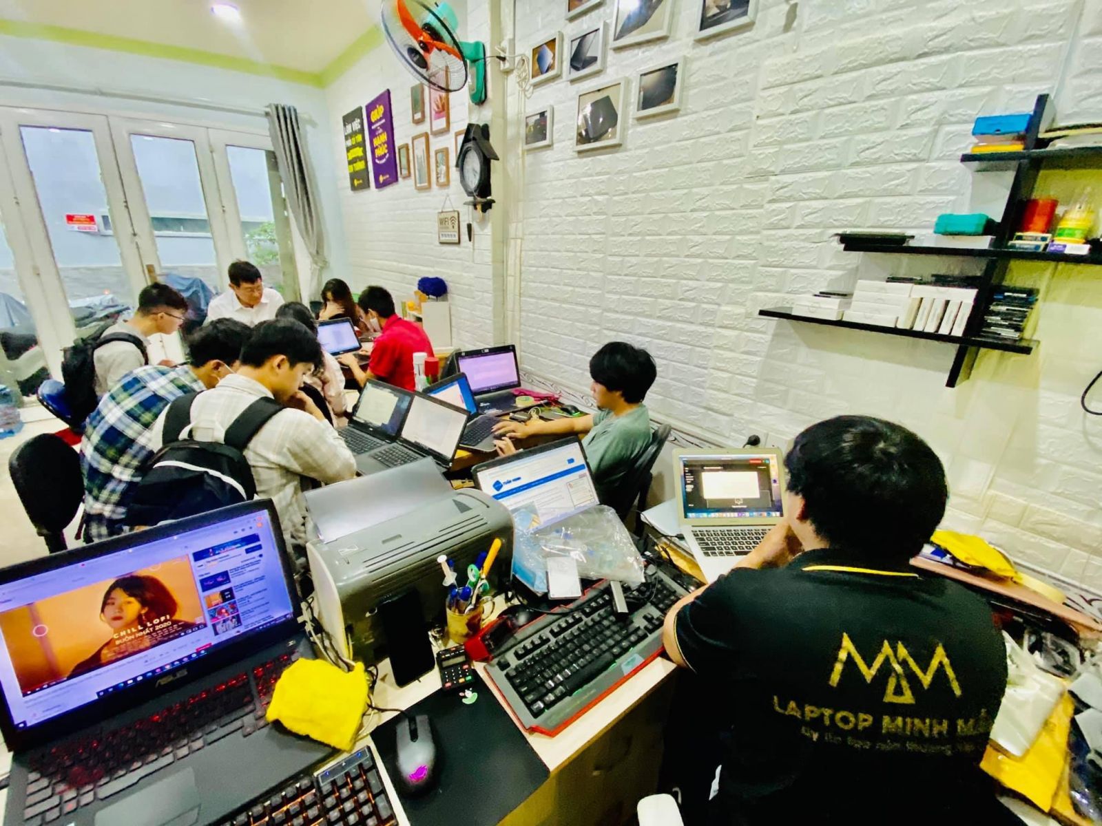 Laptop cũ uy tín TPHCM - Laptop Minh Mẫn