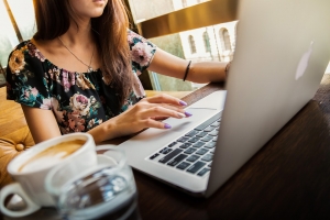 TÌM ĐỊA CHỈ BÁN LAPTOP XÁCH TAY CŨ UY TÍN NHẤT TPHCM
